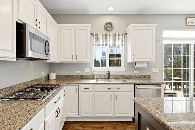 12221 Sinnett Street, Huntley, IL 60142