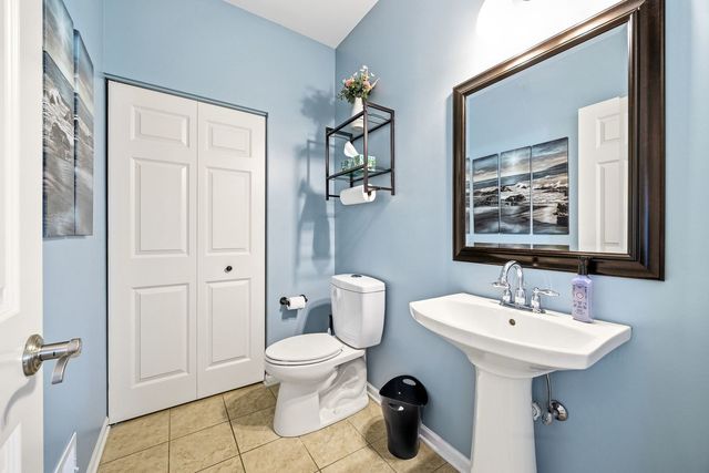 12221 Sinnett Street, Huntley, IL 60142