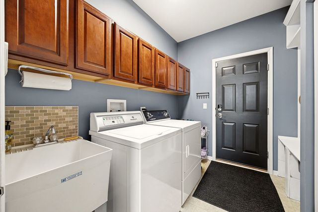 12221 Sinnett Street, Huntley, IL 60142