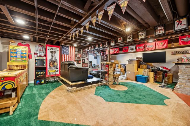 12221 Sinnett Street, Huntley, IL 60142