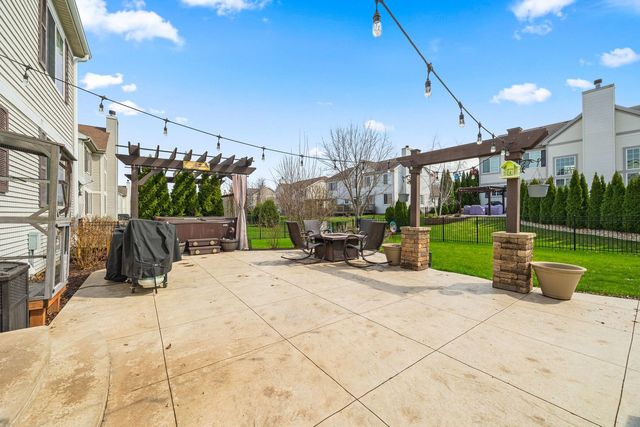 12221 Sinnett Street, Huntley, IL 60142