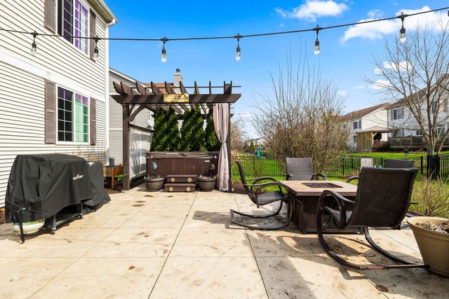 12221 Sinnett Street, Huntley, IL 60142