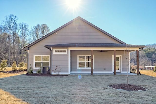35 Mctyeire Drive, Young Harris, GA 30582