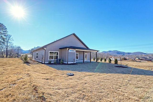 35 Mctyeire Drive, Young Harris, GA 30582