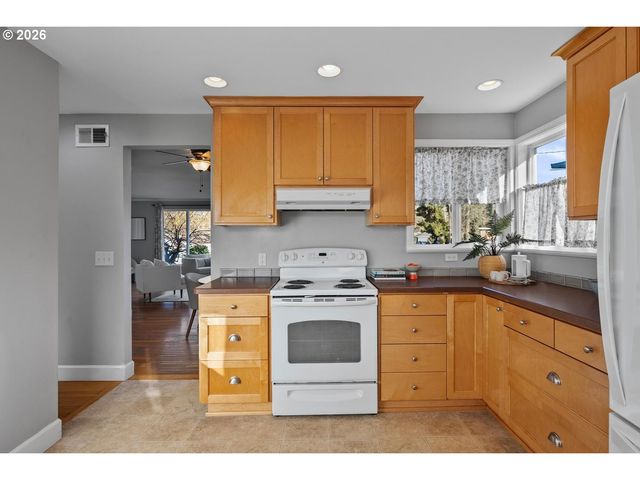 13120 Sw RITA Dr, Beaverton, OR 97005