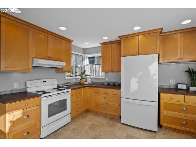 13120 Sw RITA Dr, Beaverton, OR 97005