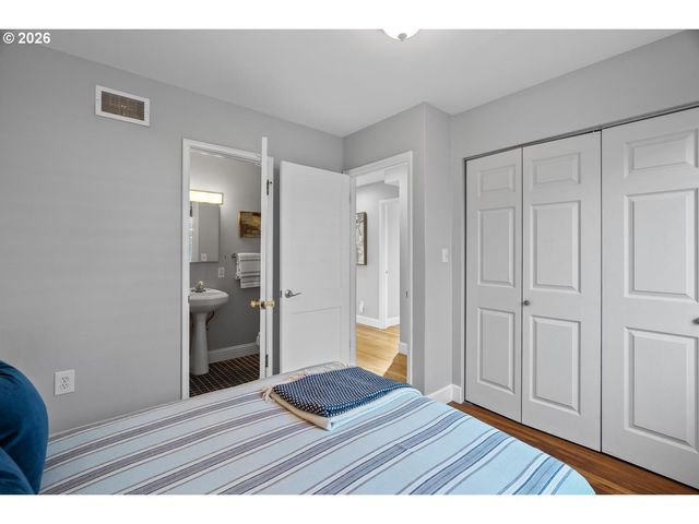 13120 Sw RITA Dr, Beaverton, OR 97005