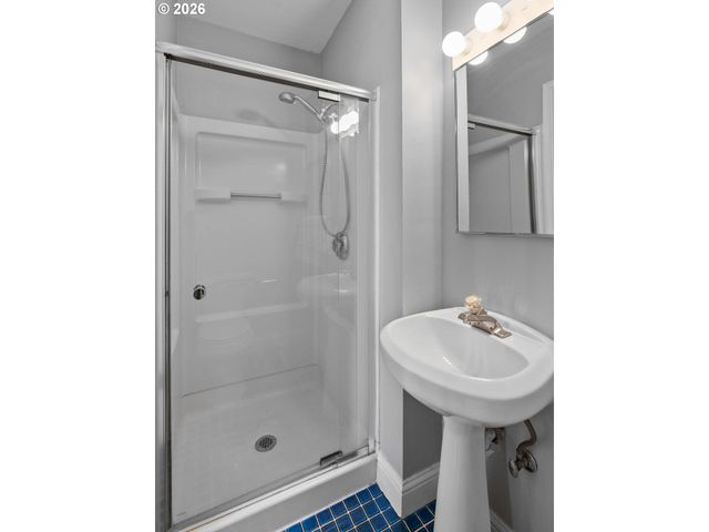 13120 Sw RITA Dr, Beaverton, OR 97005