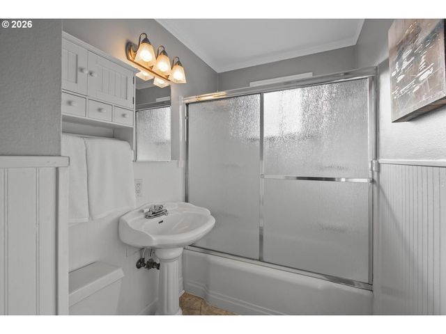 13120 Sw RITA Dr, Beaverton, OR 97005