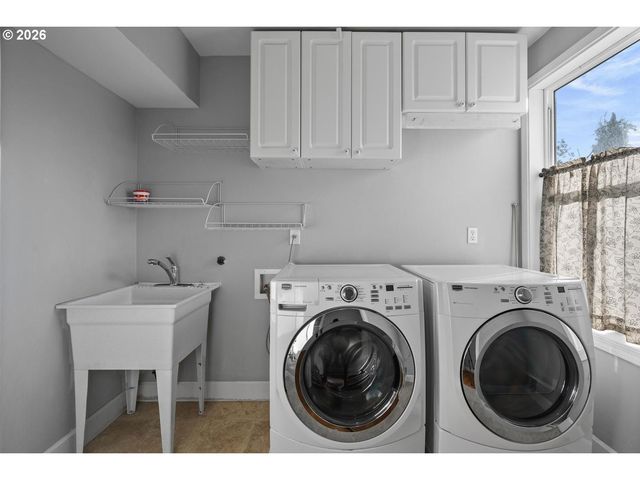 13120 Sw RITA Dr, Beaverton, OR 97005