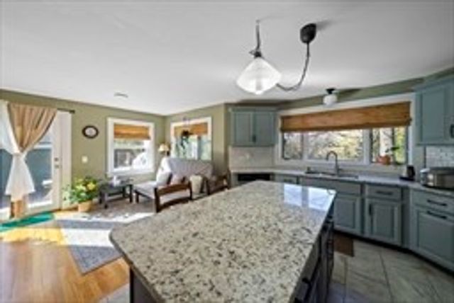 53 West St, Middleboro, MA 02346