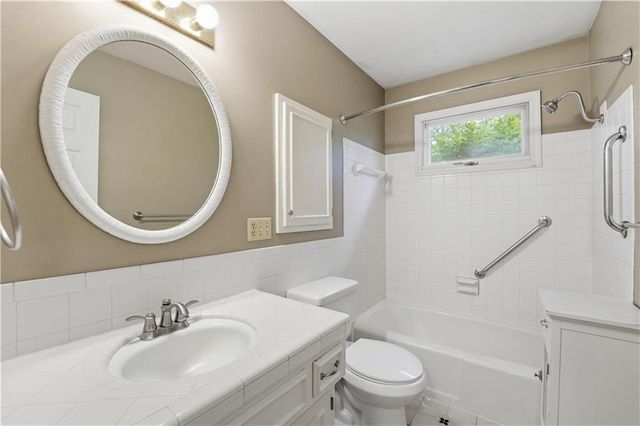 9947 Ballentine Street, Overland Park, KS 66214