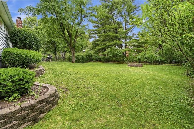 9947 Ballentine Street, Overland Park, KS 66214