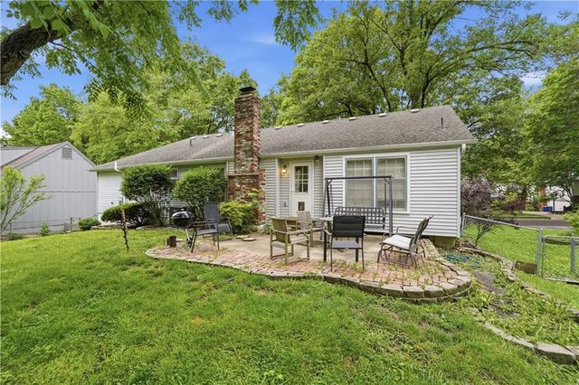 9947 Ballentine Street, Overland Park, KS 66214