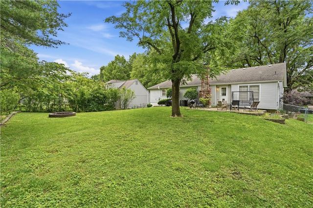 9947 Ballentine Street, Overland Park, KS 66214