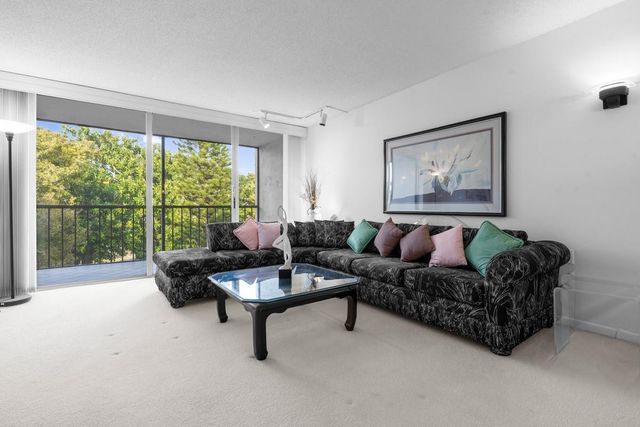 7080 Environ Boulevard 423, Lauderhill, FL 33319