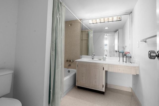 7080 Environ Boulevard 423, Lauderhill, FL 33319