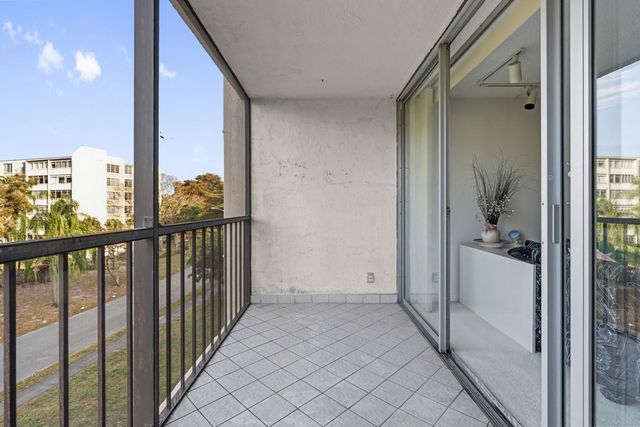 7080 Environ Boulevard 423, Lauderhill, FL 33319