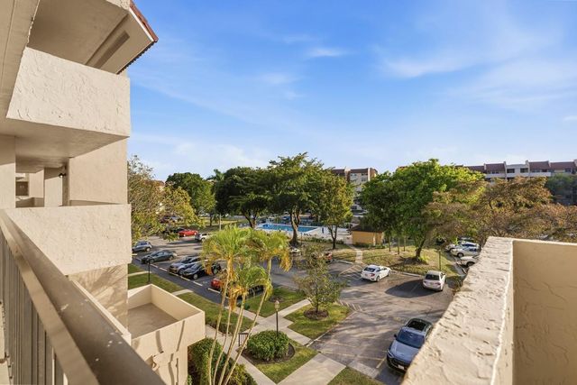 7080 Environ Boulevard 423, Lauderhill, FL 33319