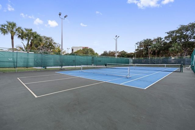 7080 Environ Boulevard 423, Lauderhill, FL 33319