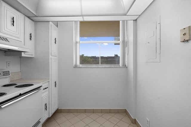 7080 Environ Boulevard 423, Lauderhill, FL 33319