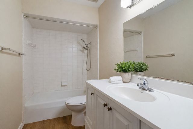 505 W Lookout Drive 201, Richardson, TX 75080