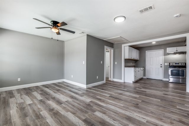 3111 Arizona Avenue, Dallas, TX 75216