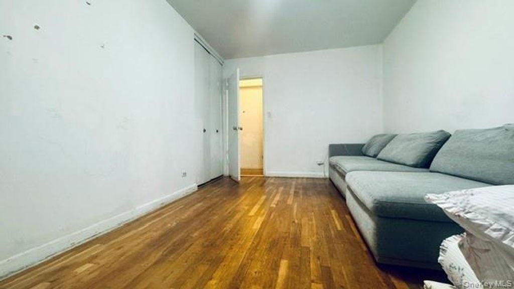144-30 Roosevelt Avenue 307, Flushing, NY 11354 — photo 2