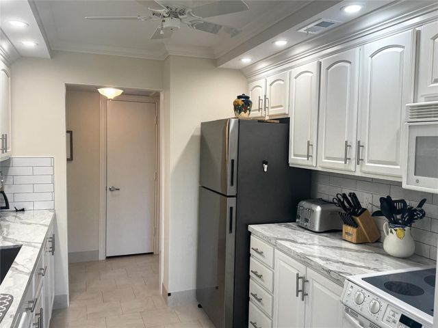 951 De Soto Road 326, Boca Raton, FL 33432