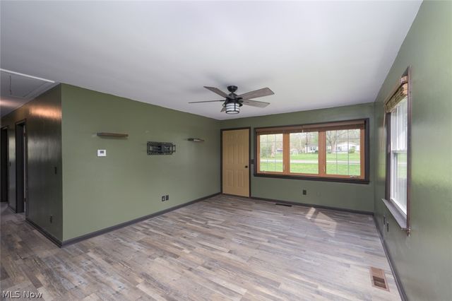 1603 Grandview Road, Lake Milton, OH 44429