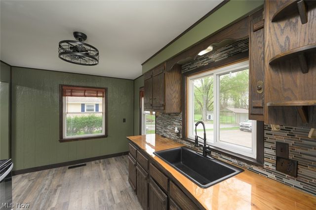 1603 Grandview Road, Lake Milton, OH 44429