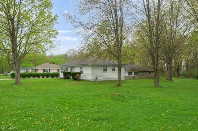 1603 Grandview Road, Lake Milton, OH 44429