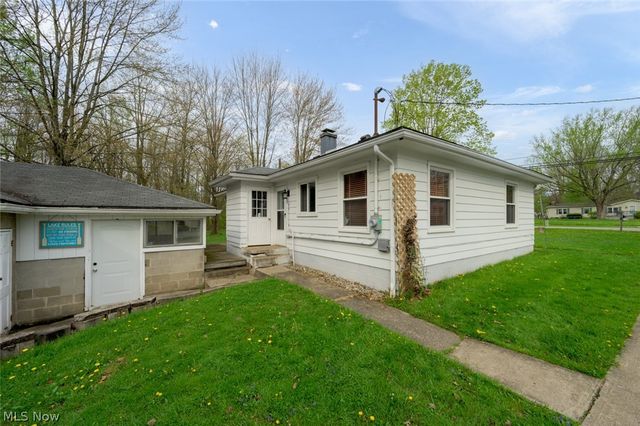 1603 Grandview Road, Lake Milton, OH 44429