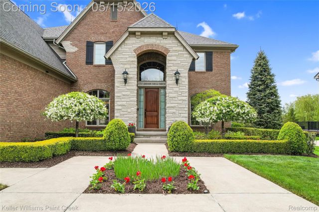 2757 Addison Circle N, Oakland Charter Township, MI 48306