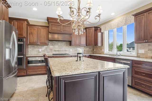 2757 Addison Circle N, Oakland Charter Township, MI 48306