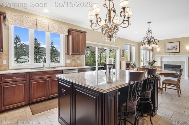 2757 Addison Circle N, Oakland Charter Township, MI 48306