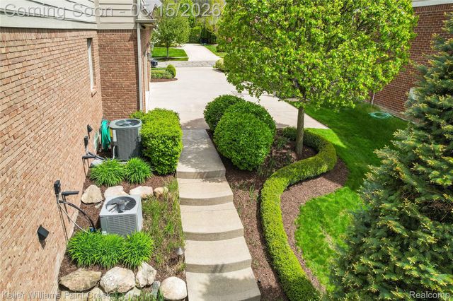 2757 Addison Circle N, Oakland Charter Township, MI 48306