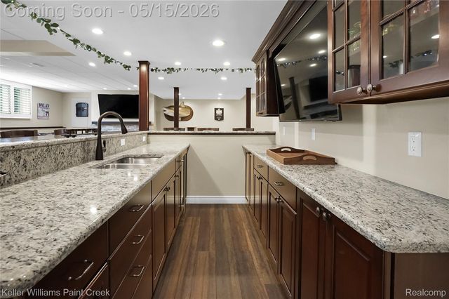 2757 Addison Circle N, Oakland Charter Township, MI 48306