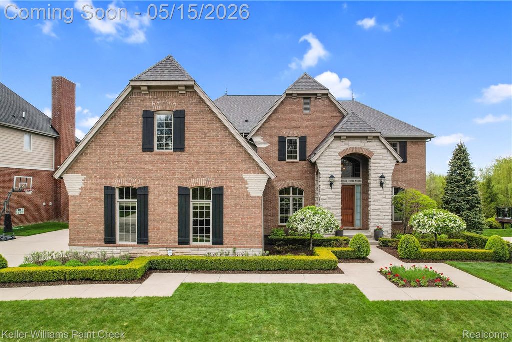 2757 Addison Circle N, Oakland Charter Township, MI 48306