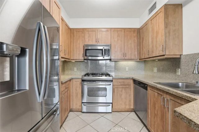 267 S San Pedro 315, Los Angeles, CA 90012