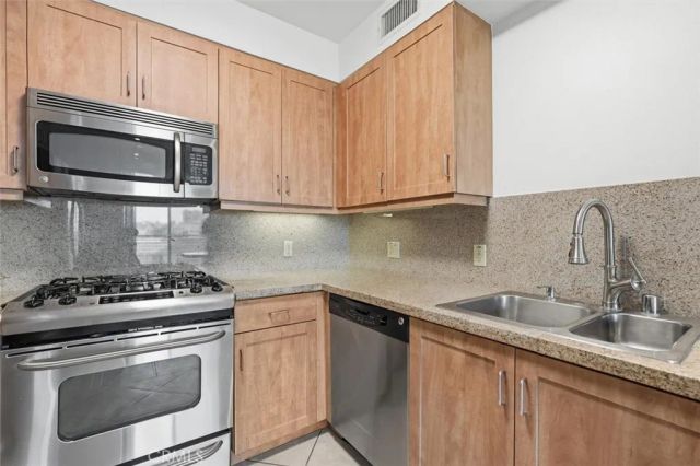 267 S San Pedro 315, Los Angeles, CA 90012