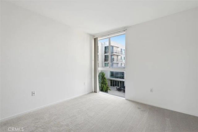 267 S San Pedro 315, Los Angeles, CA 90012