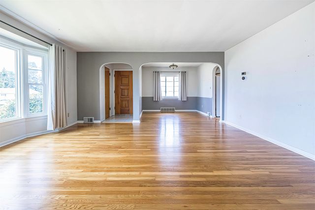 1725 W 40TH Street, Erie, PA 16509