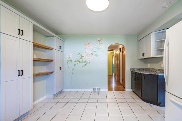 1725 W 40TH Street, Erie, PA 16509