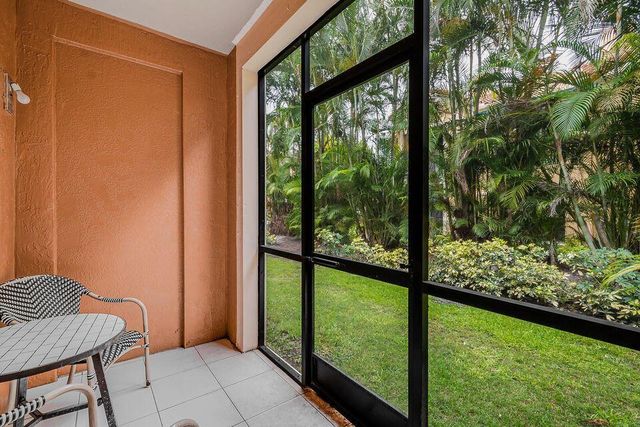 11785 St Andrews Place 104, Wellington, FL 33414