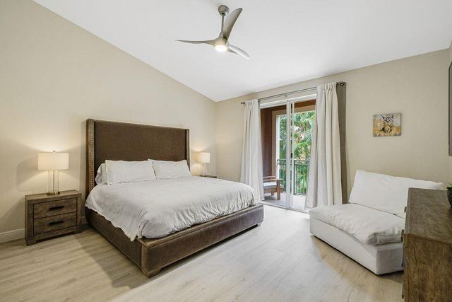 11785 St Andrews Place 104, Wellington, FL 33414