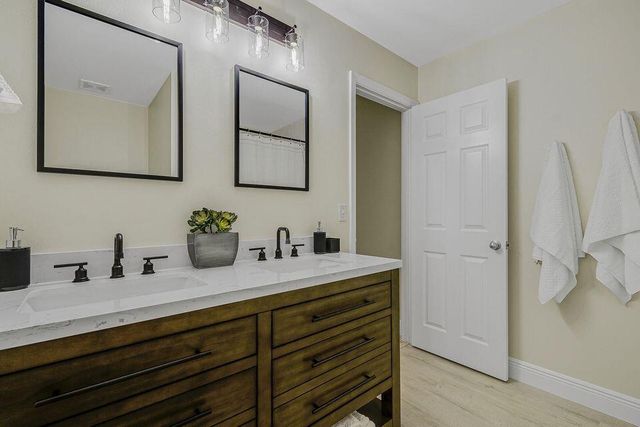 11785 St Andrews Place 104, Wellington, FL 33414