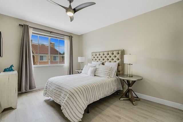 11785 St Andrews Place 104, Wellington, FL 33414