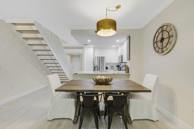 11785 St Andrews Place 104, Wellington, FL 33414