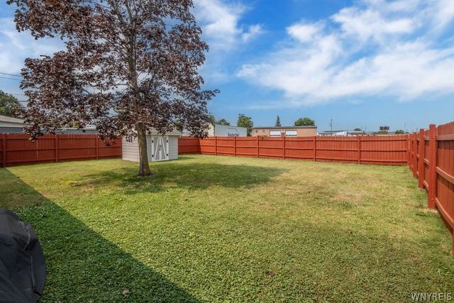 490 Two Mile Creek Road, Tonawanda, NY 14150